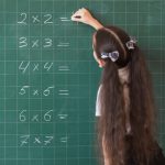 Ce înseamnă adiacent? Explicație clară în matematică