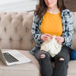 Cum îți alegi hainele pentru un interviu online