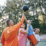Beneficiile sporturilor de echipă asupra abilităților tale sociale