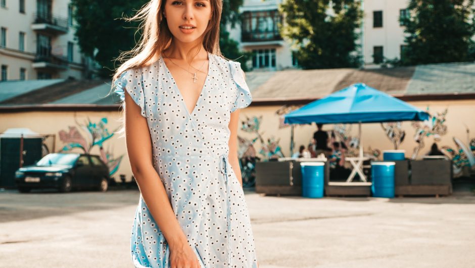 8 moduri de a purta o rochie lungă în ținute casual
