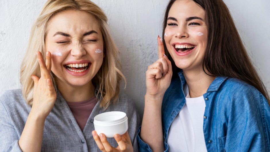 Cele mai bune creme anti-îmbătrânire recomandate de experți