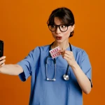 Cum să eviți capcanele informațiilor medicale virale de pe social media