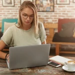 Mesaje de bună dimineața la cafea: urări calde și jucăușe